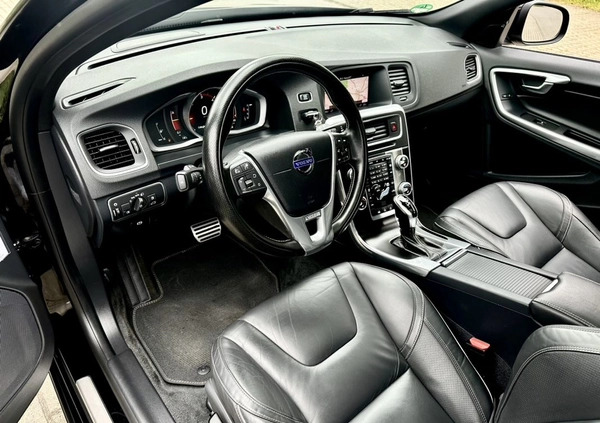 Volvo V60 cena 77900 przebieg: 202762, rok produkcji 2018 z Sztum małe 781